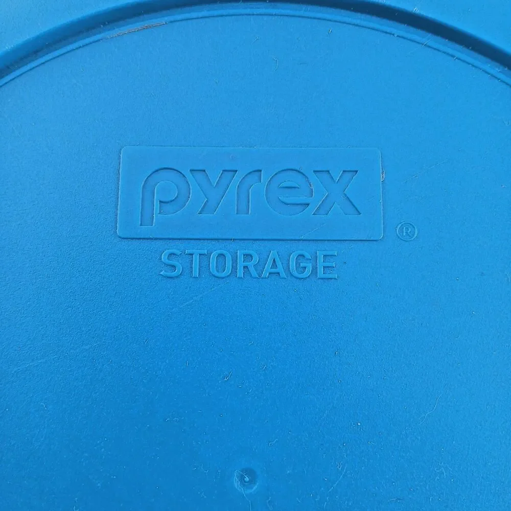 Pyrex 7203 7-Cup Round Glass Food Storage Bowl w/ 7402-PC Royal Blue Lid Cover
